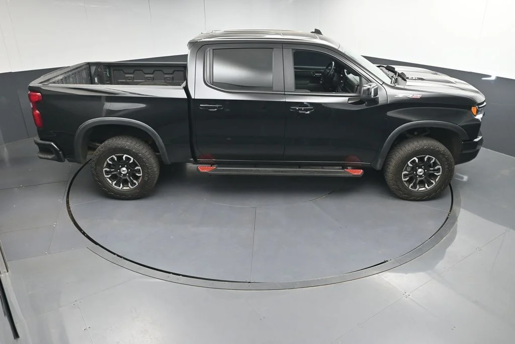 Used 2025 Black Chevrolet ZR2 image 36