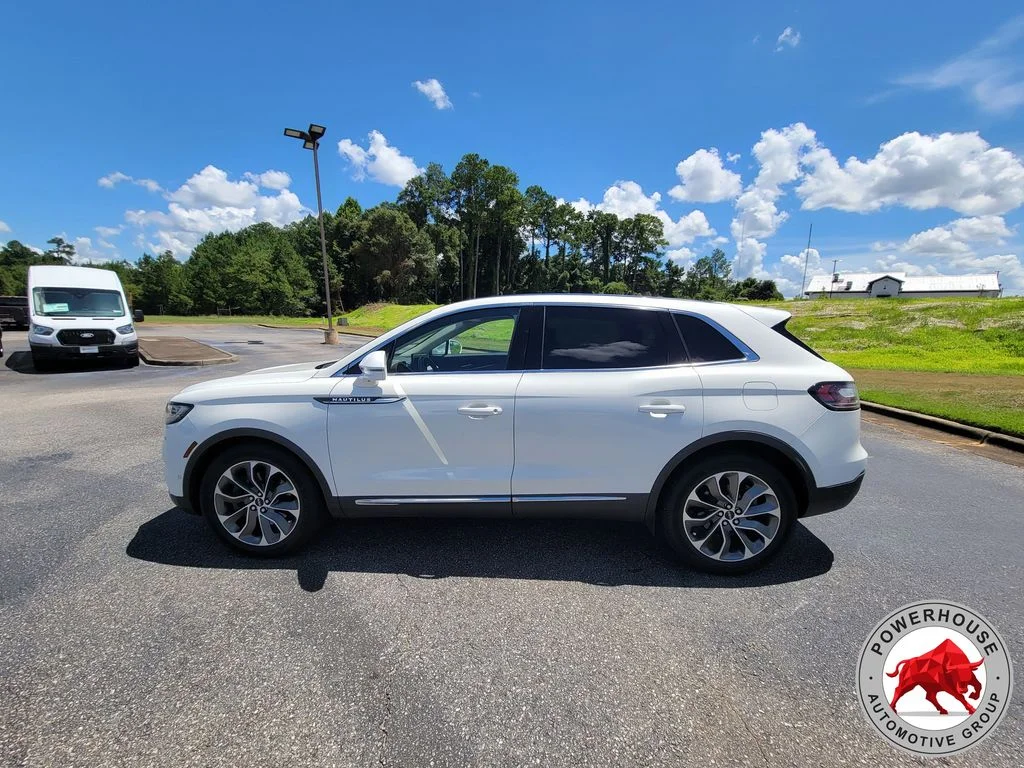Used 2022 White Lincoln Reserve image 2