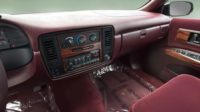 Used 1996 White Chevrolet Classic image 22