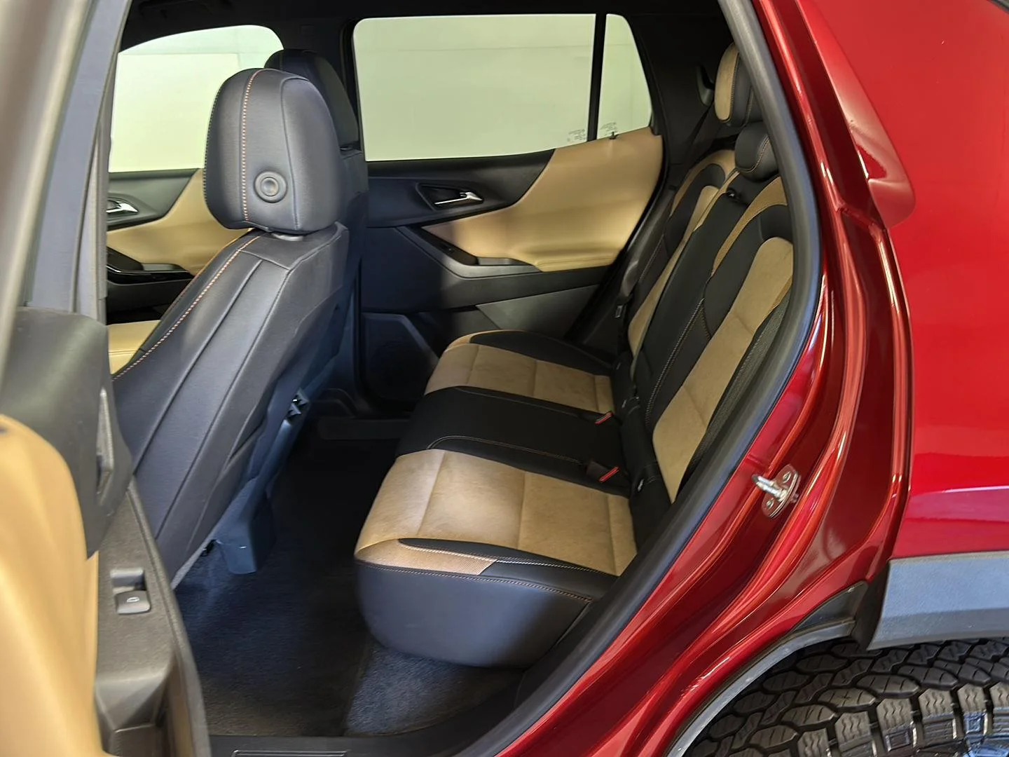 Used 2025 Radiant Red Tintcoat Chevrolet AWD ACTIV image 20