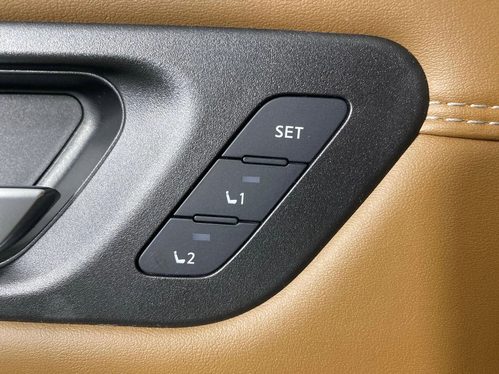 Used 2023 Obsidian Green Pearl Nissan Platinum image 26
