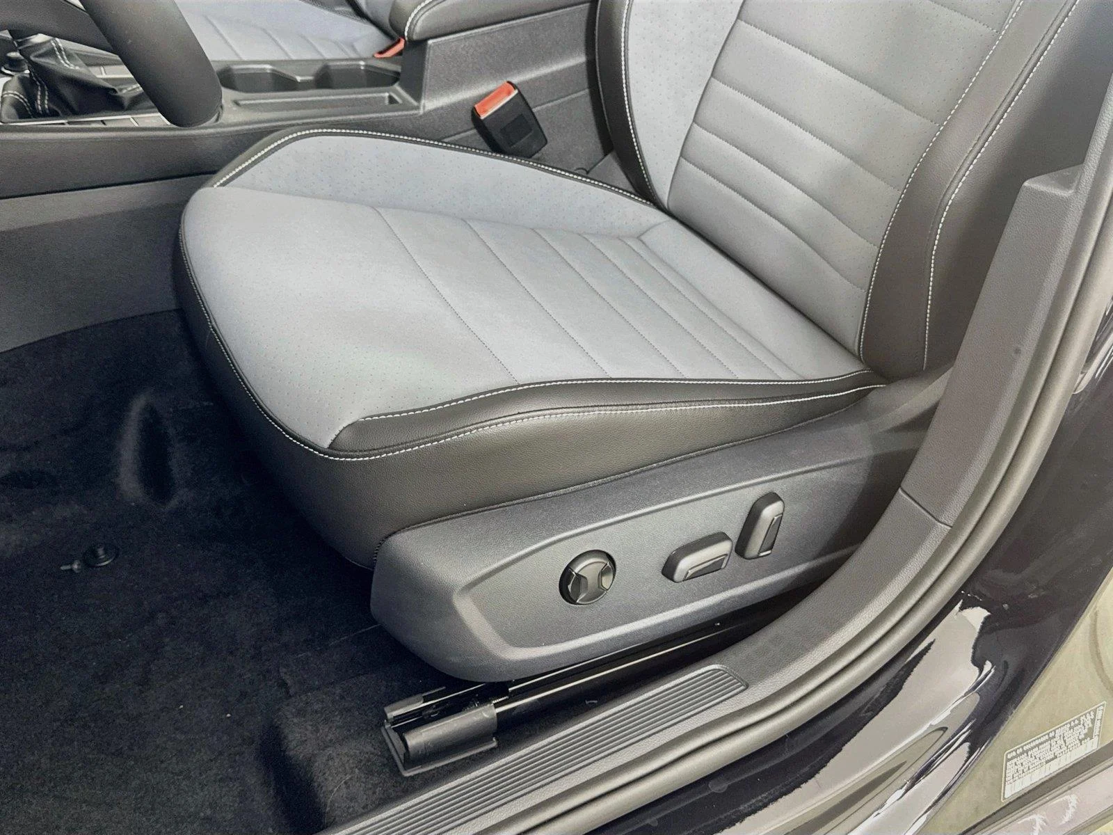 New 2027  Volkswagen SE image 18