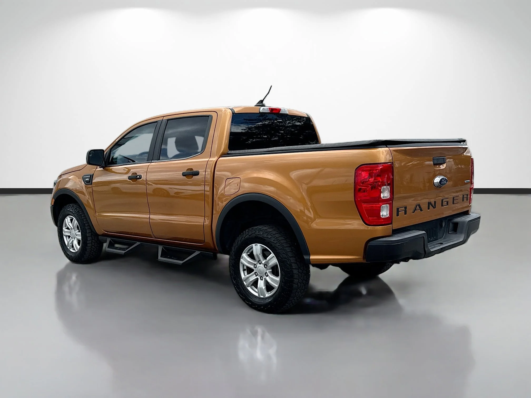 Used 2019 Saber Metallic Ford XL image 5