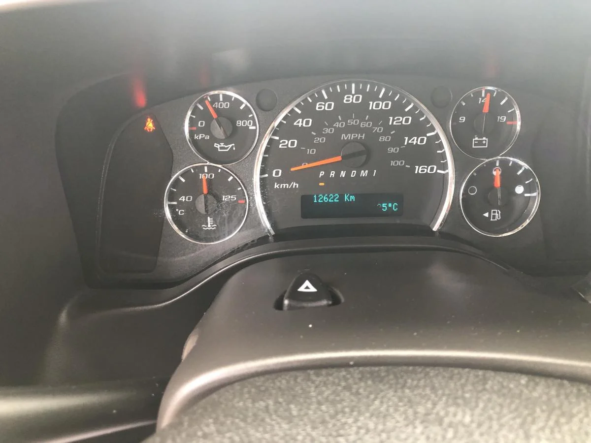 Used 2024 White Chevrolet 4500 Van 159 image 19