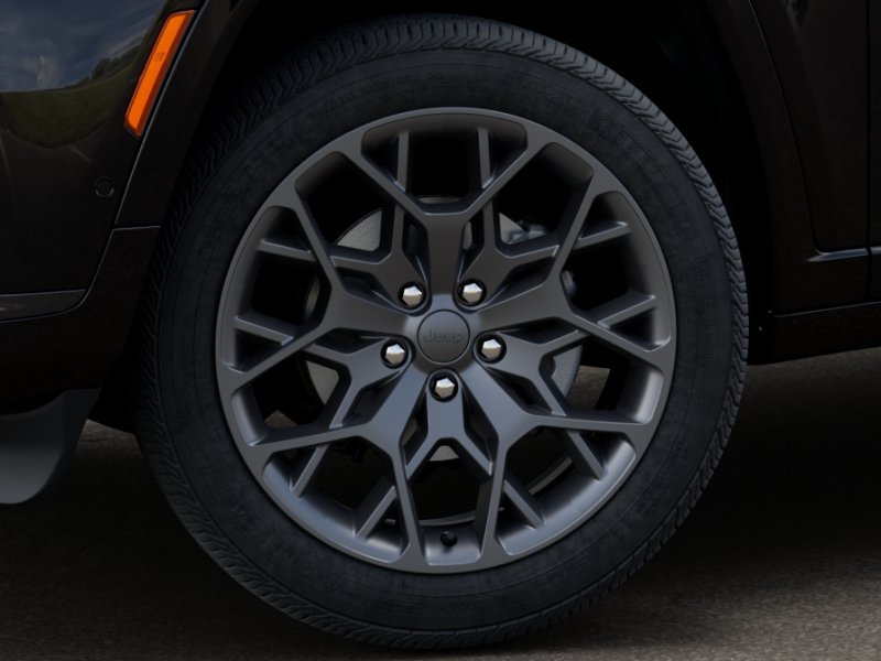New 2025 Diamond Black Crystal Pearl-Coat Exterior Paint Jeep Summit image 42