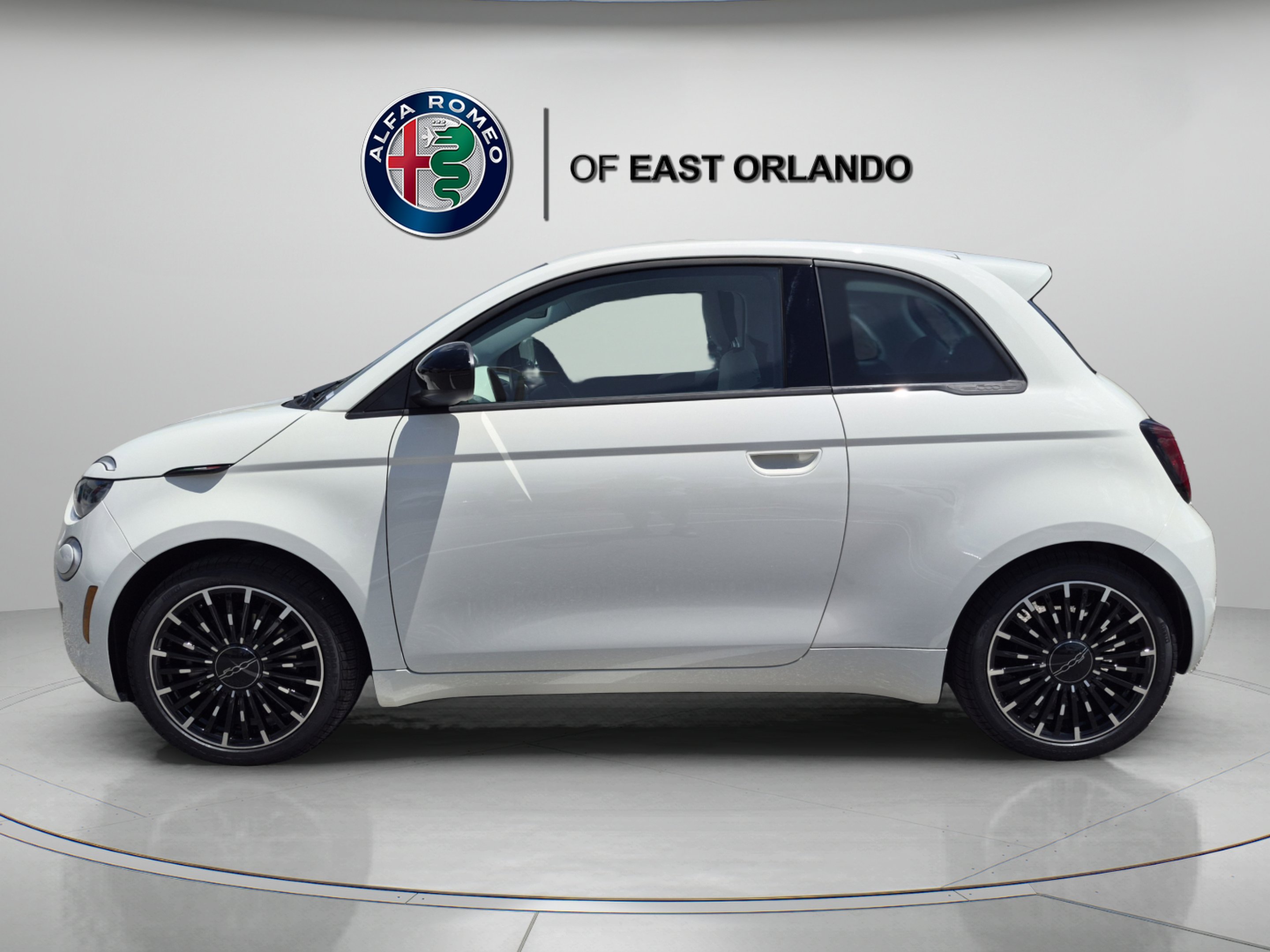 New 2026 Glacier White FIAT  image 4