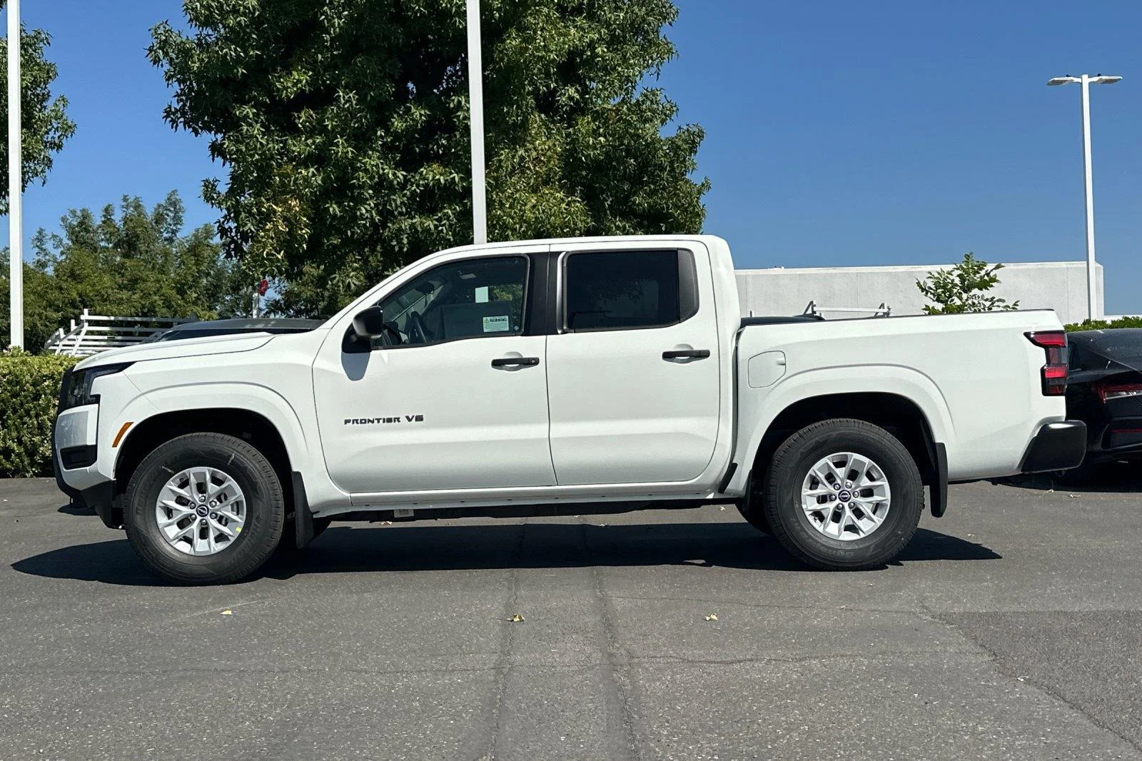 New 2027 Glacier White Nissan Crew Cab S image 6