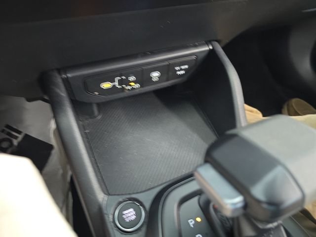 Certified Used 2025 Gray Kia LXS image 21