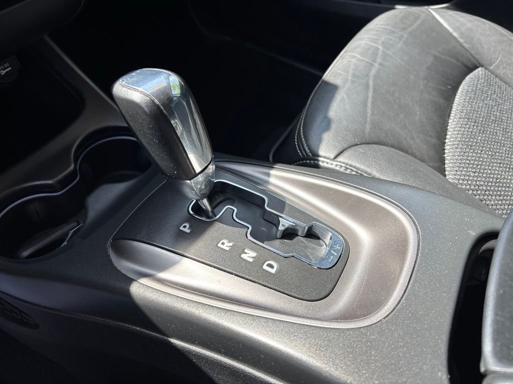 Used 2018 Silver Dodge Crossroad image 27
