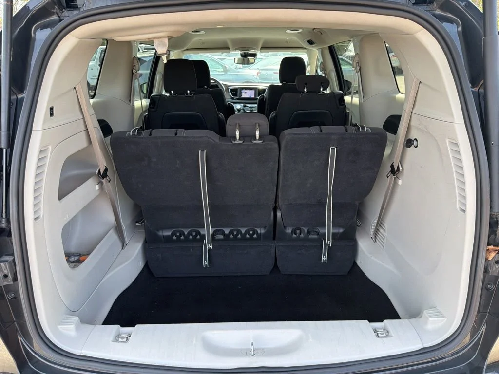 Used 2023 Black Chrysler LX image 25