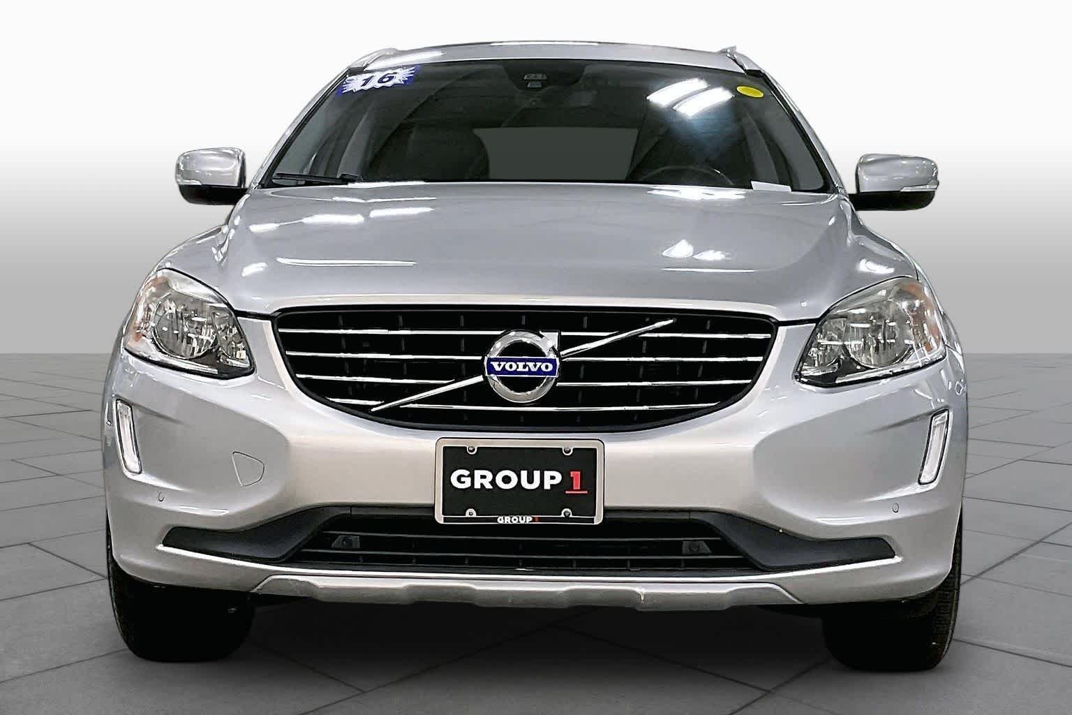 Used 2016 Bright Silver Metallic Volvo T5 Premier image 4
