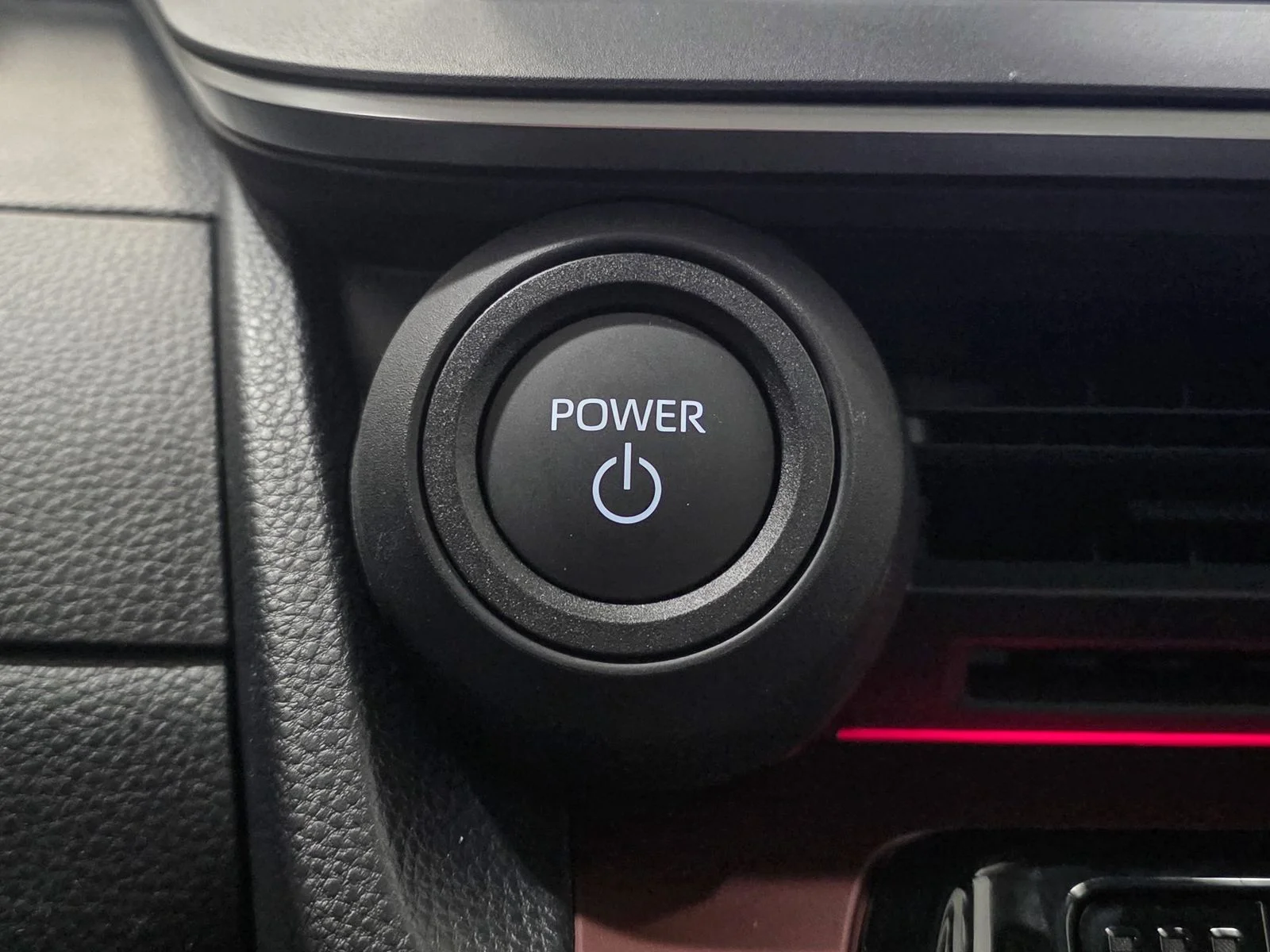 2026 Toyota Prius Plug-in Hybrid XSE - Photo 37