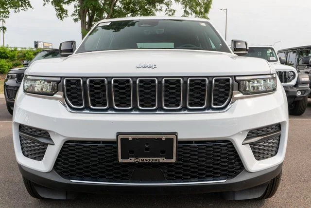 New 2026 Bright White Clearcoat Jeep Laredo X image 3