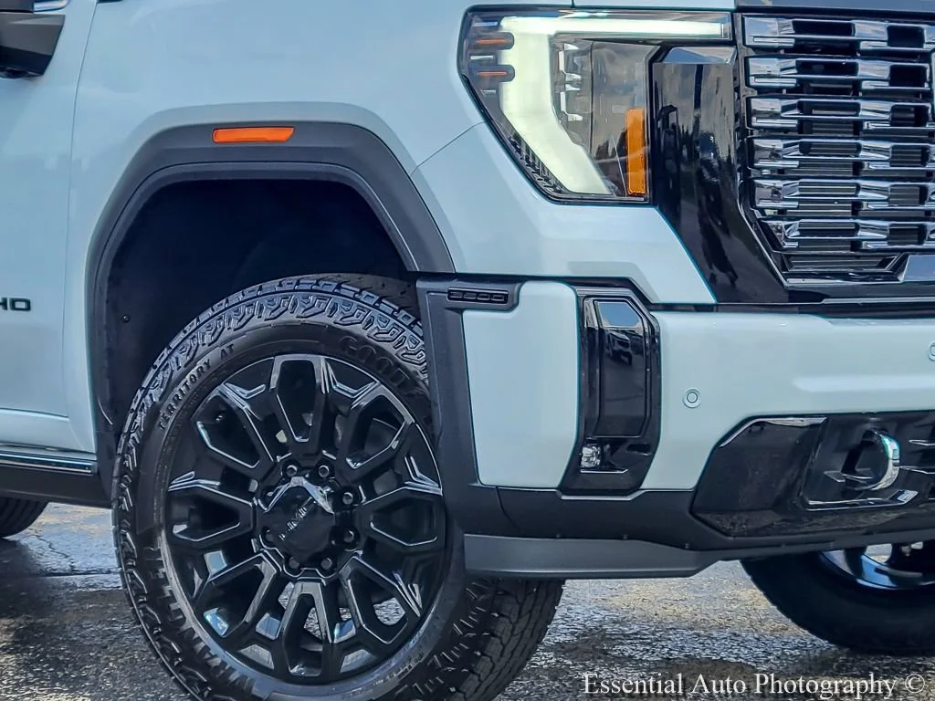 New 2026 Glacier White Tricoat GMC Denali Ultimate image 3