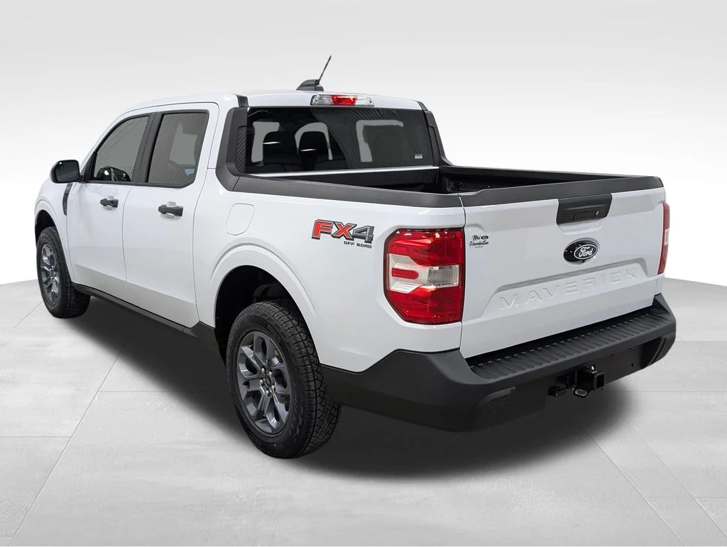 New 2026 Oxford White Ford XLT image 9