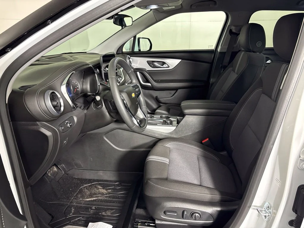 Used 2026 White Chevrolet LT image 31