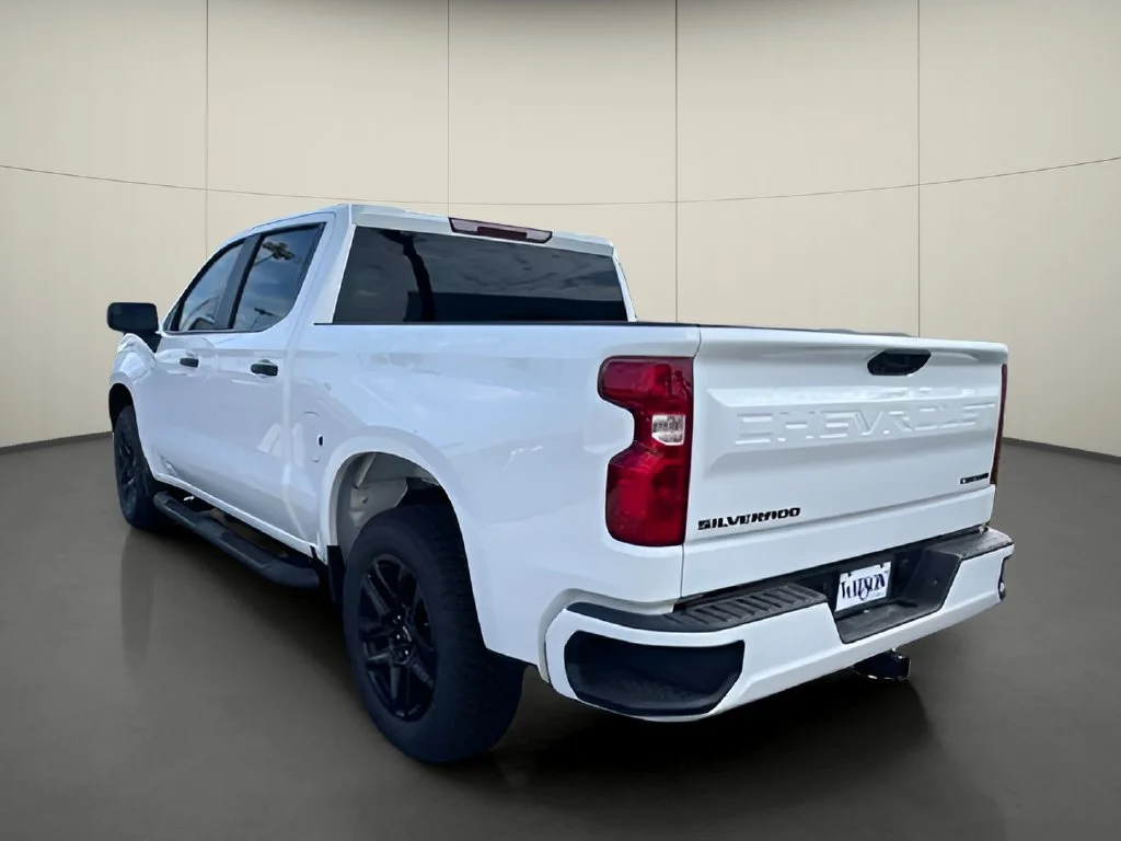 New 2026 Summit White Chevrolet Custom image 3
