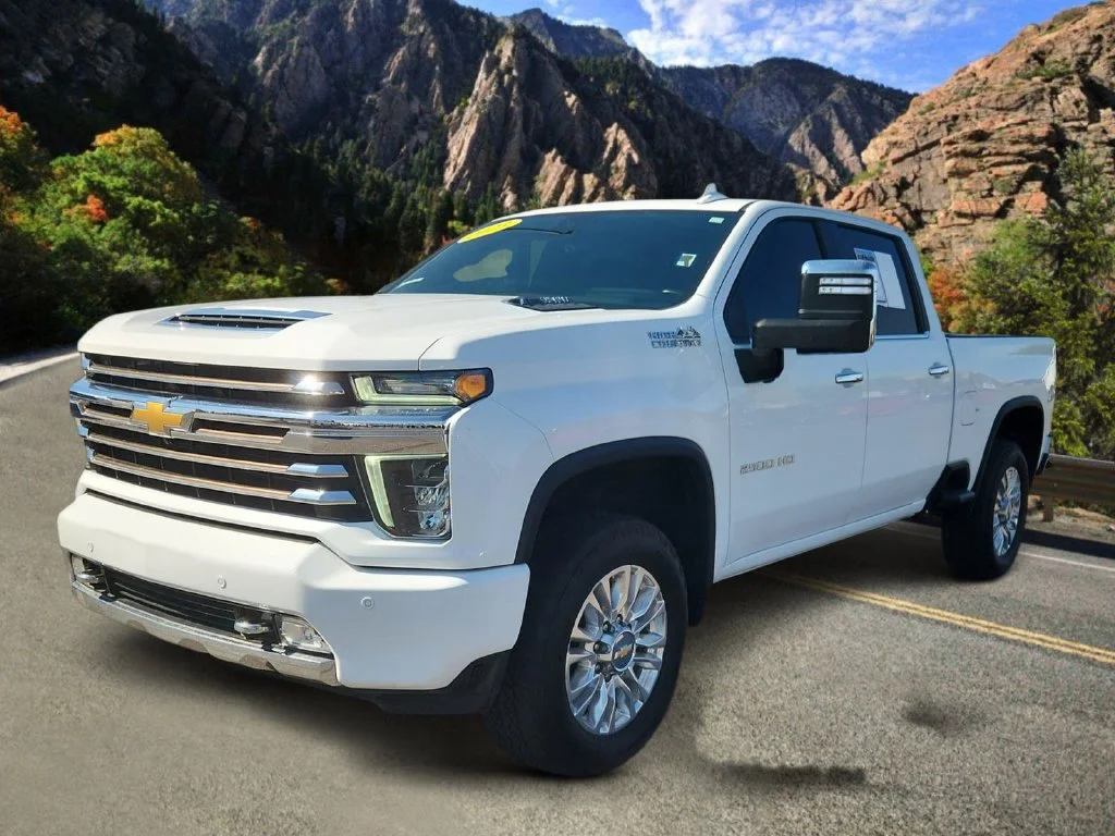 Used 2023 White Chevrolet High Country image 5