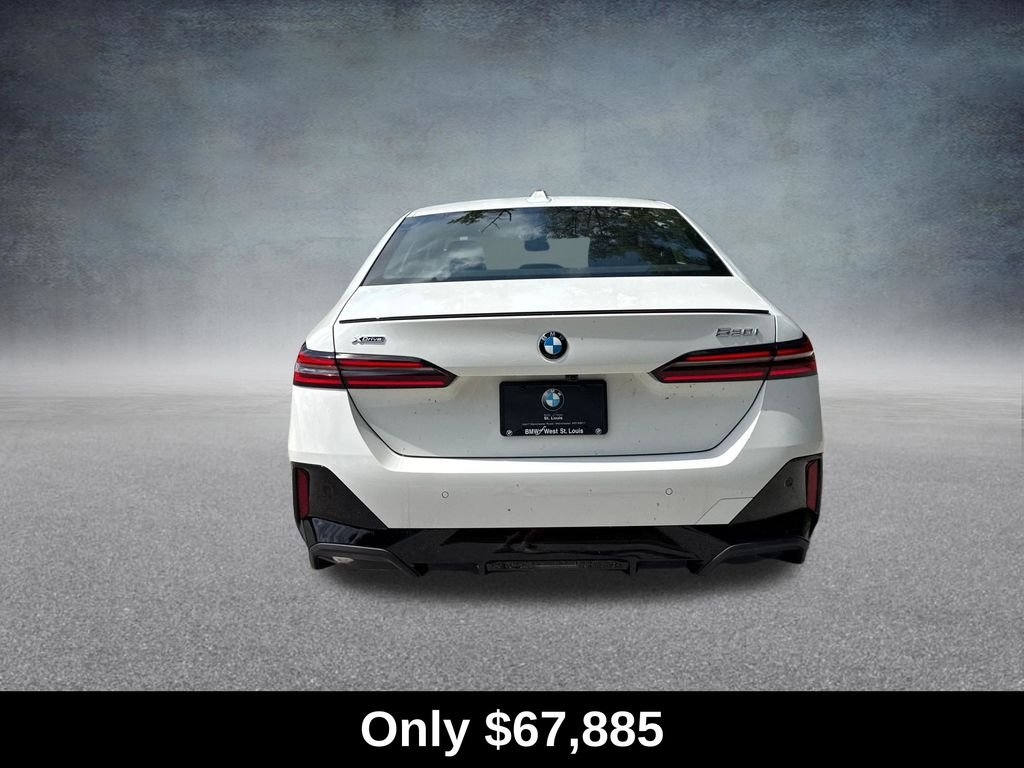 Used 2027 White BMW 530i xDrive image 4