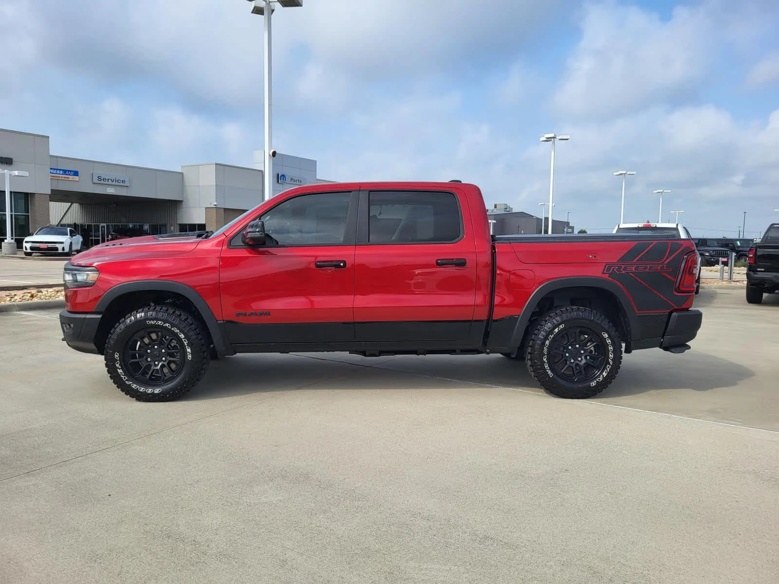 New 2026 Molten Red Pearlcoat Ram Rebel image 2
