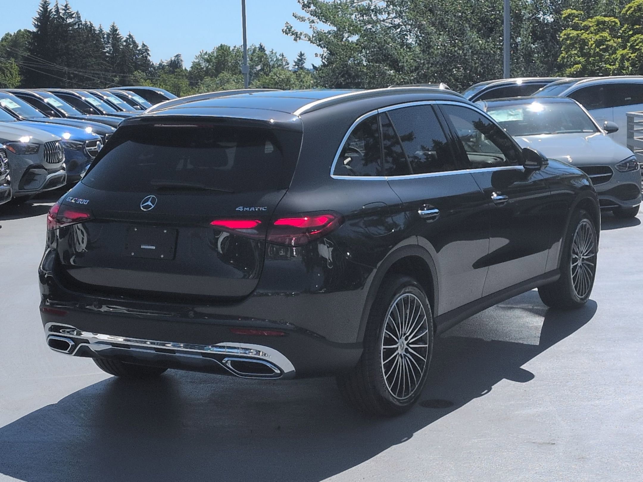 New 2026 Graphite Grey Metallic Mercedes-Benz GLC 300 image 42