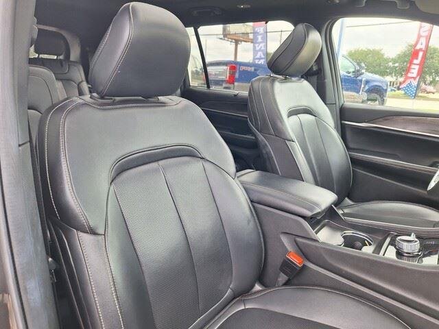 Used 2024 Baltic Gray Metallic Clearcoat Jeep Limited image 34