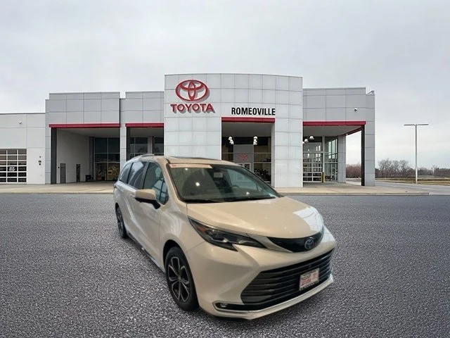 2025 Toyota Sienna Platinum