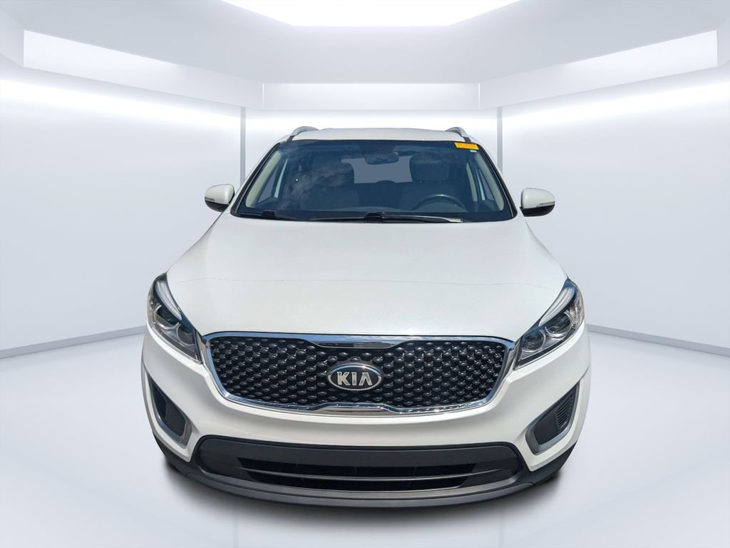 Used 2017 White Kia LX image 8