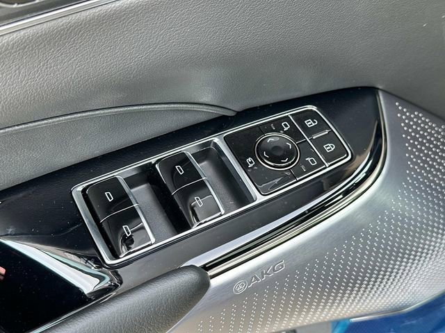 2025 Cadillac LYRIQ Luxury 2 - Photo 8