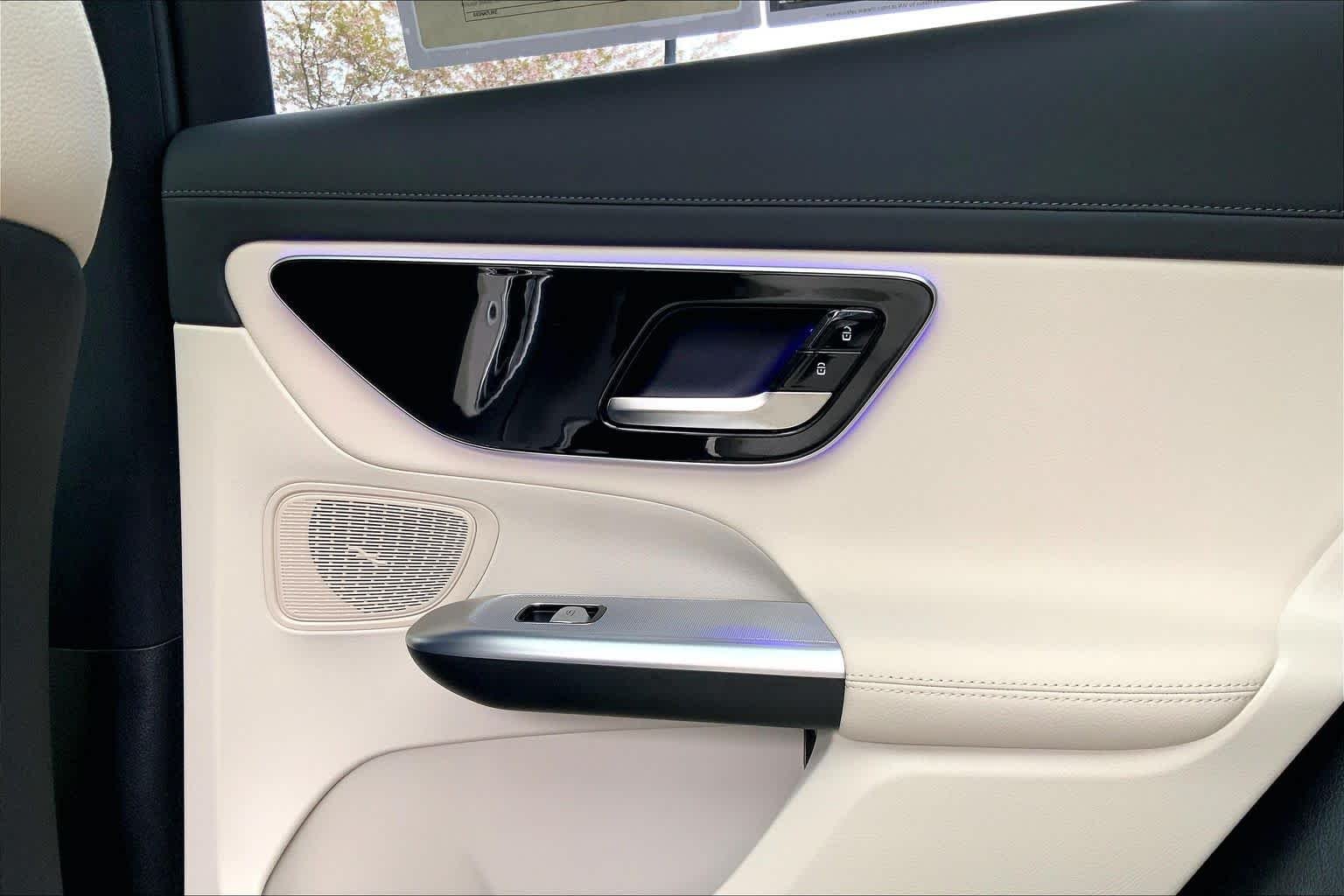 Certified Used 2025 Polar White Mercedes-Benz GLC 300 image 36