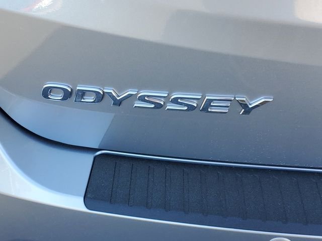 New 2026 Solar Silver Metallic Honda Touring image 7