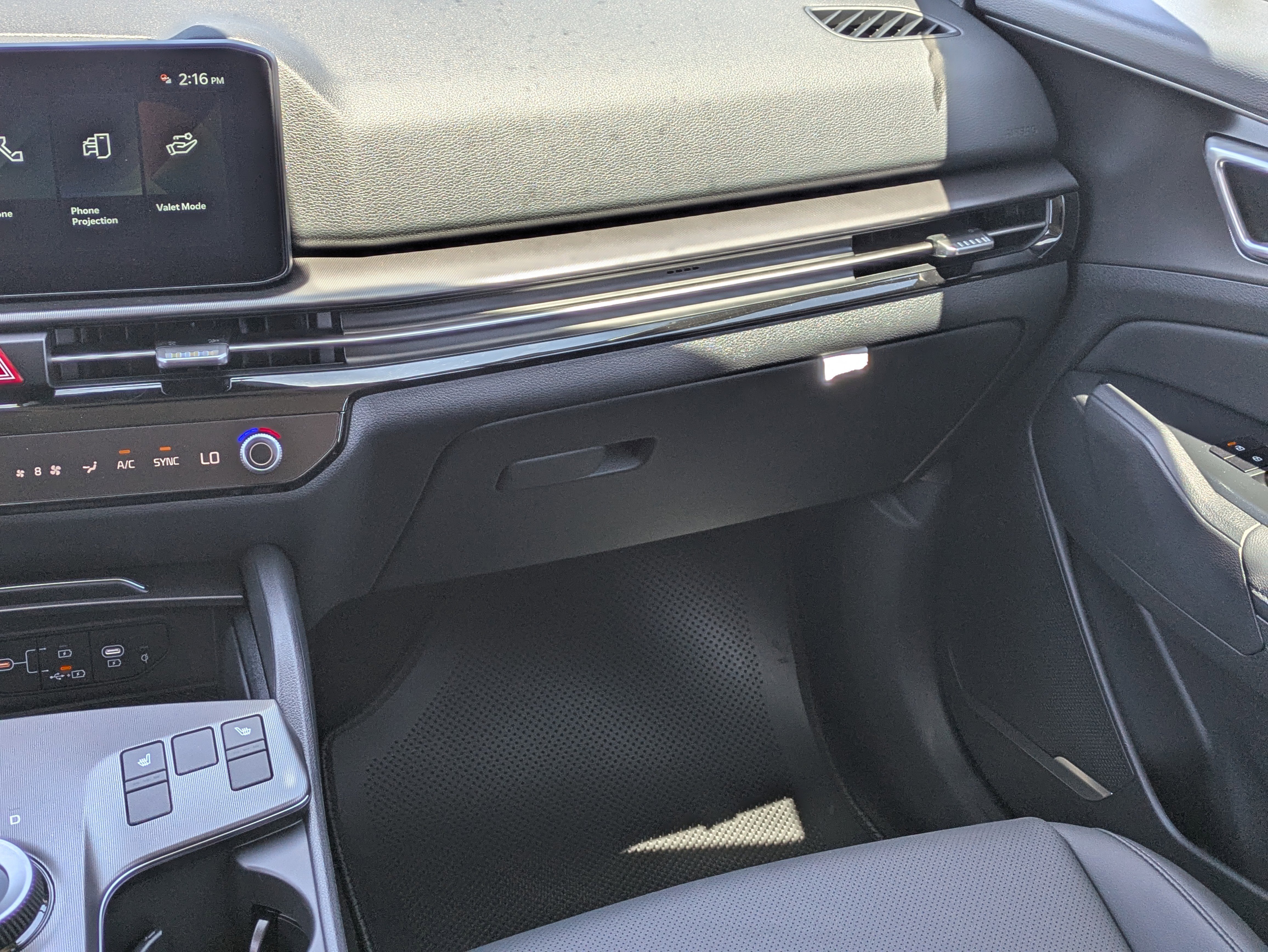 New 2026 Snow White Pearl Kia EX image 18