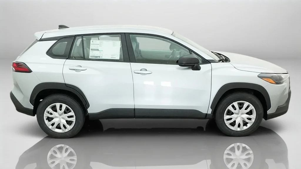 New 2026 Sonic Silver Toyota L image 21
