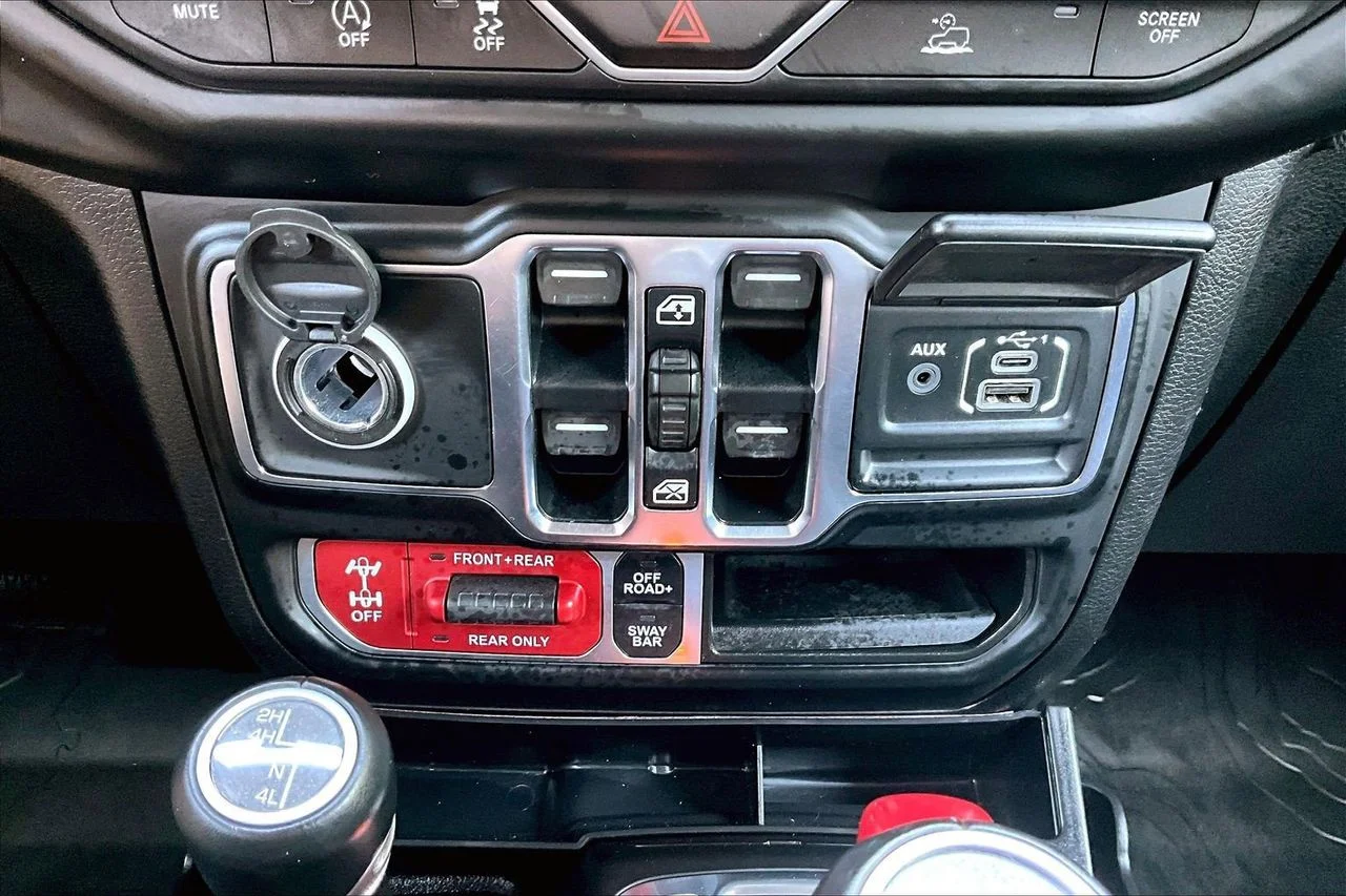 Used 2021 Gray Jeep Rubicon image 17