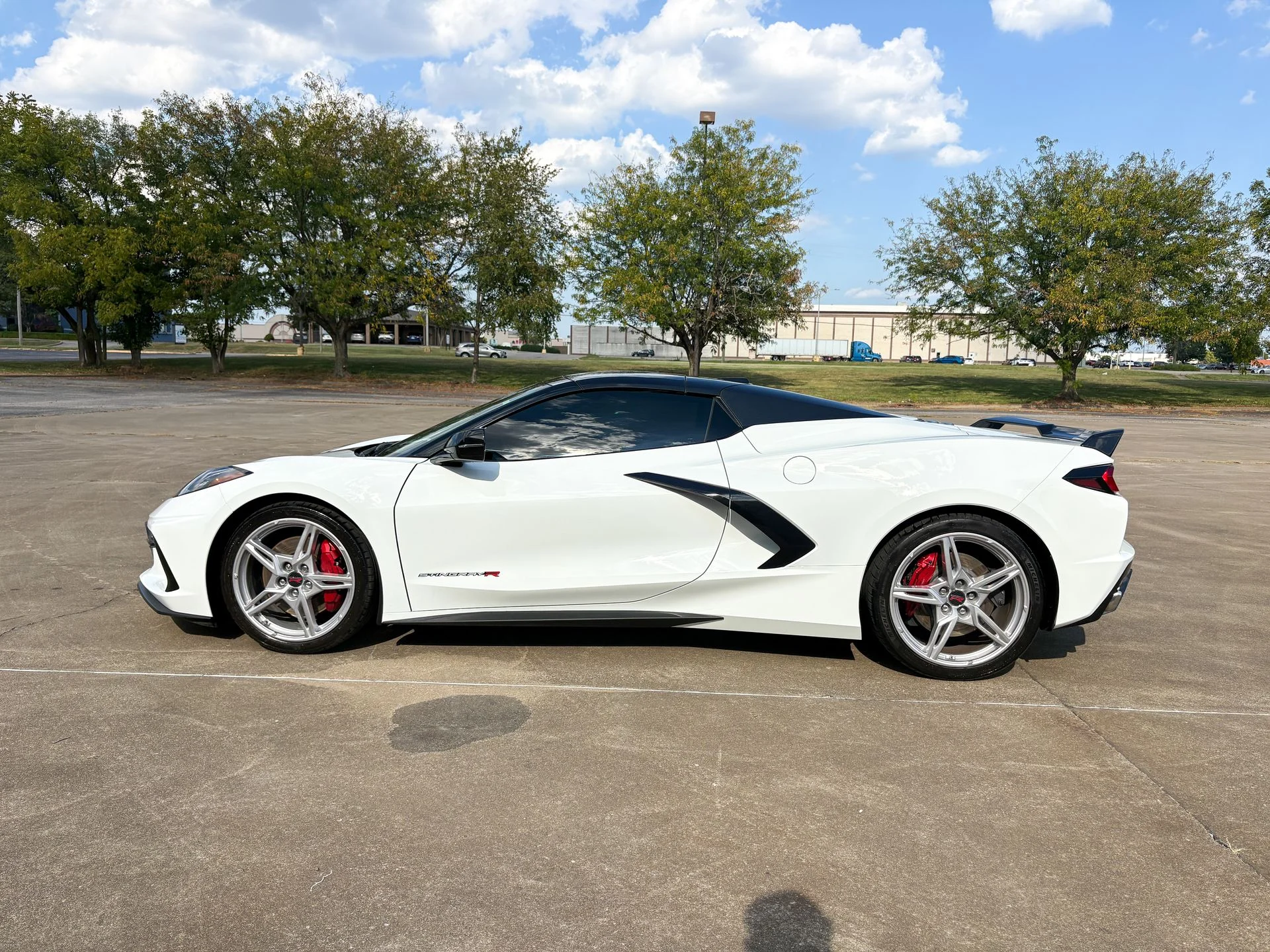 Used 2023 White Chevrolet Stingray image 8