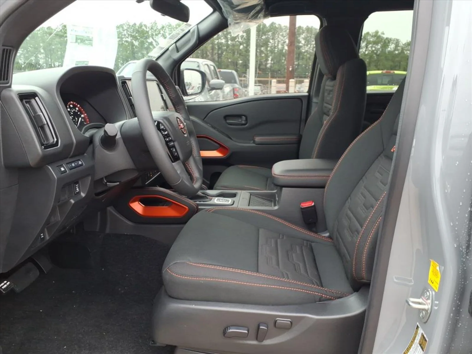 2026 Nissan Frontier Crew Cab PRO-4X® - 11