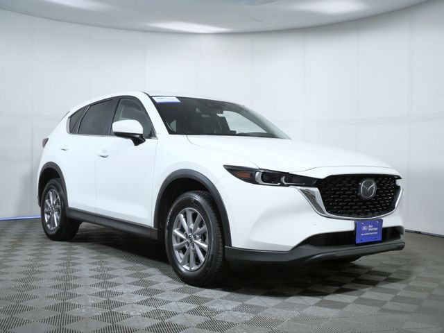 2022 Mazda CX-5 S Preferred package Auto AWD's photo