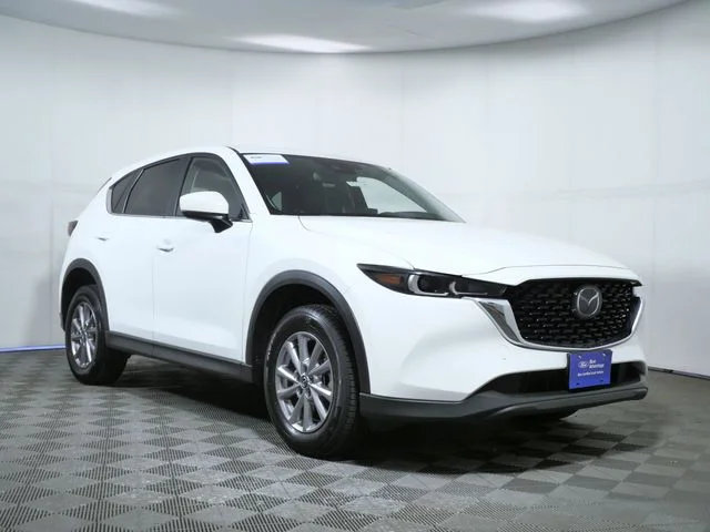 2022 Mazda CX-5 S Preferred package Auto AWD's photo