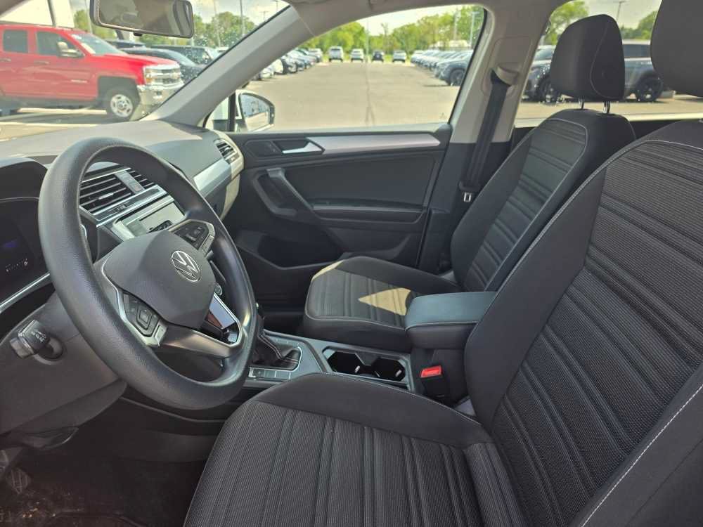 Used 2022 White Volkswagen S image 3