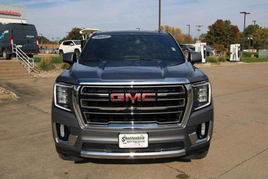 Used 2022 Gray GMC SLT image 2