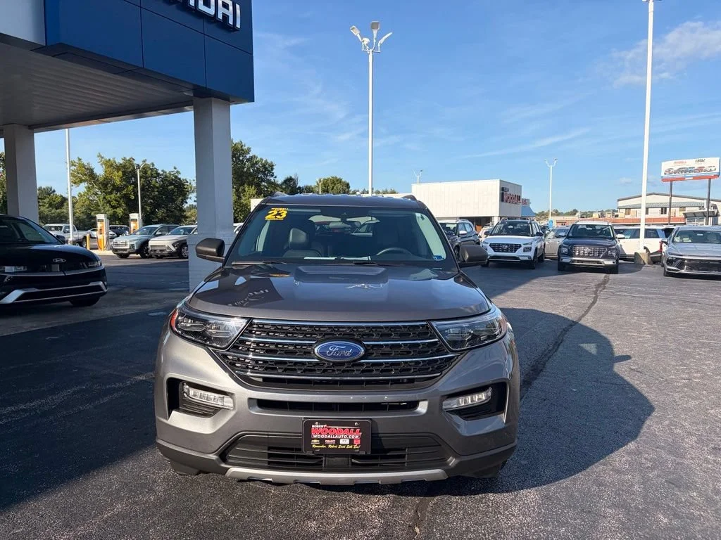 Used 2023 Gray Ford XLT image 2