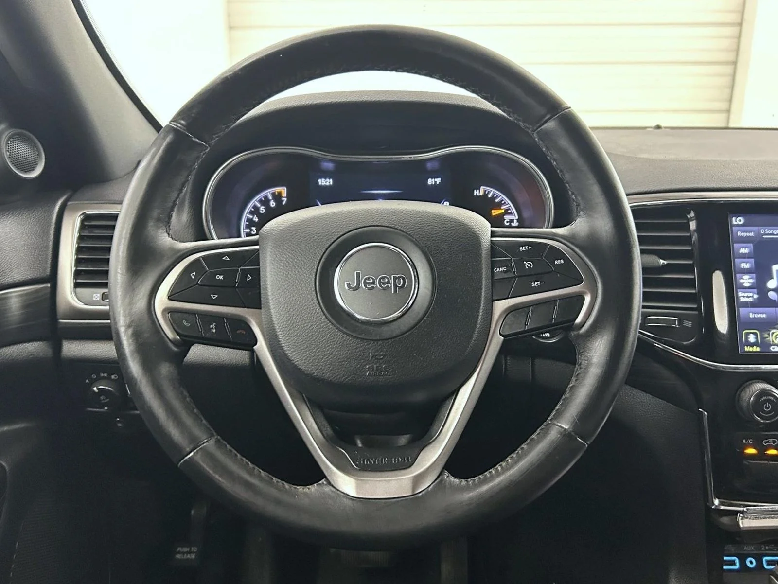 Used 2019 Black Jeep Altitude image 11