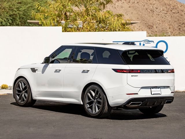 Used 2024 Fuji White Land Rover Dynamic SE image 9