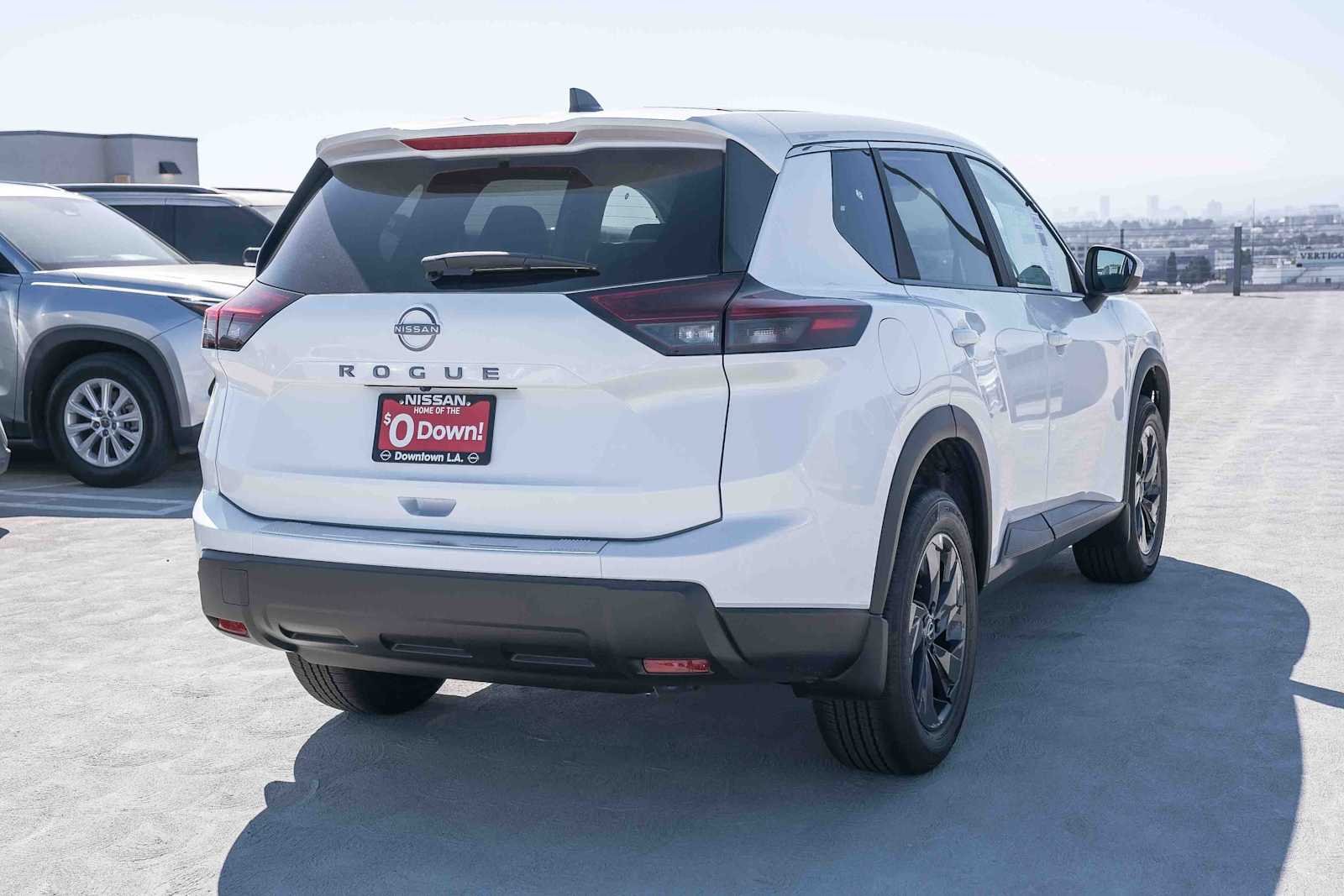 New 2026 Everest White Pearl TriCoat Nissan SV image 4