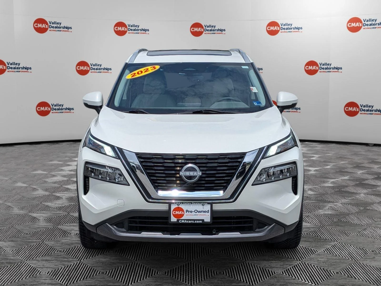 Used 2023 Pearl White Tricoat Nissan SL image 2