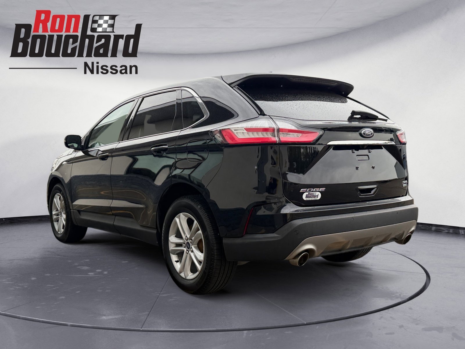 Used 2020 Black Ford SEL image 4