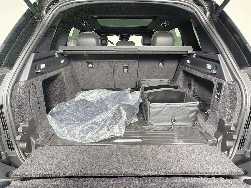 New 2026 Santorini Black Land Rover SE image 28