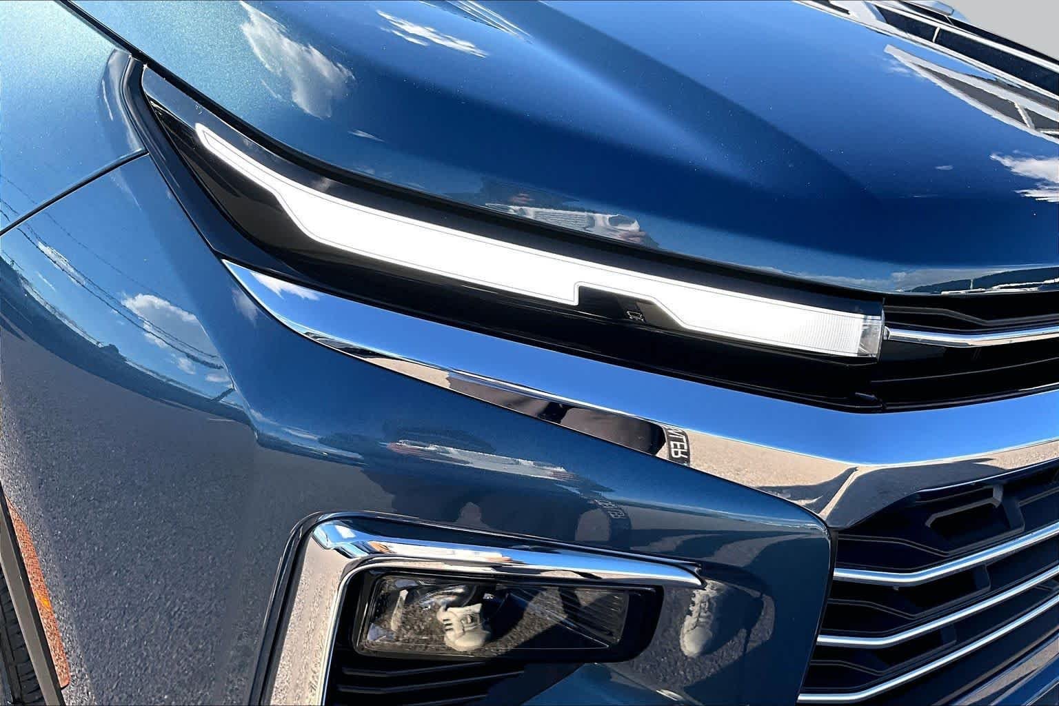Used 2025 Lakeshore Blue Metallic Chevrolet AWD LT image 27