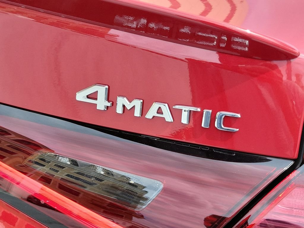 New 2027 MANUFAKTUR Patagonia Red Metallic Mercedes-Benz GLC 300 image 7