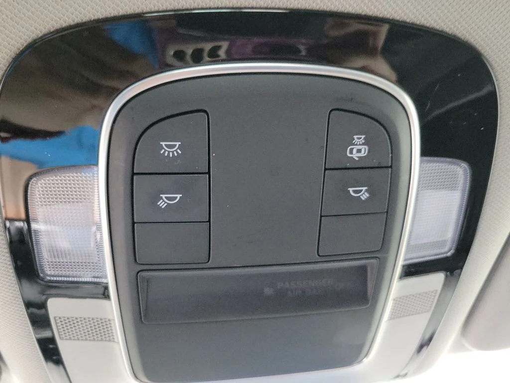 Certified Used 2021 Gray Hyundai SE image 35